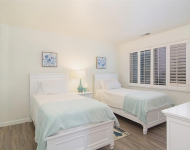 942 D Avenue - Photo Thumbnail 22