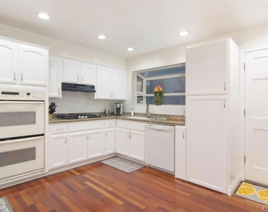 942 D Avenue - Photo Thumbnail 13