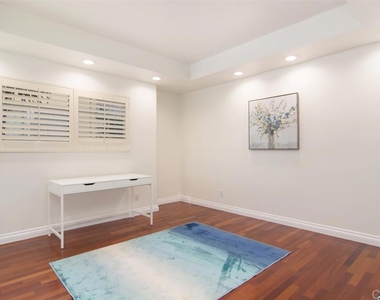 942 D Avenue - Photo Thumbnail 9