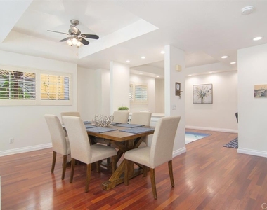 942 D Avenue - Photo Thumbnail 8