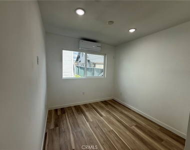 466 S Mott Street - Photo Thumbnail 4