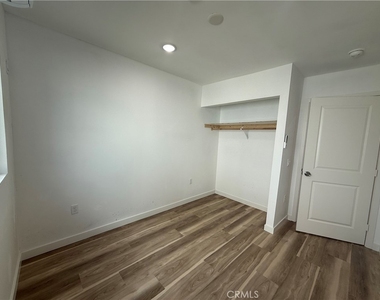 466 S Mott Street - Photo Thumbnail 5