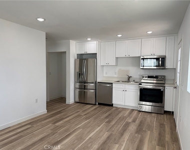 466 S Mott Street - Photo Thumbnail 1