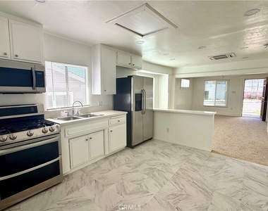 460 S Mott - Photo Thumbnail 4