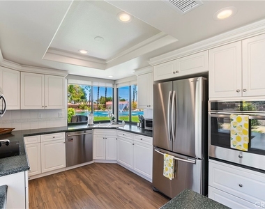 8 Valencia Drive - Photo Thumbnail 9