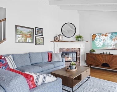 110 Pearl Avenue - Photo Thumbnail 2