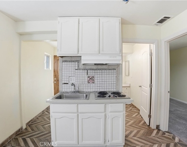 1581 Chanticleer - Photo Thumbnail 4