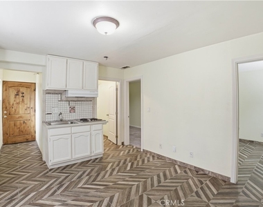 1581 Chanticleer - Photo Thumbnail 1