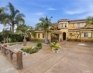 1581 Chanticleer - Photo Thumbnail 12