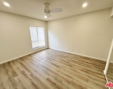 1750 Camino Palmero Street - Photo Thumbnail 19