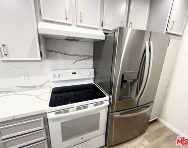 1750 Camino Palmero Street - Photo Thumbnail 11