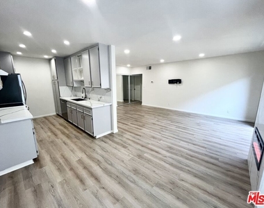 1750 Camino Palmero Street - Photo Thumbnail 32