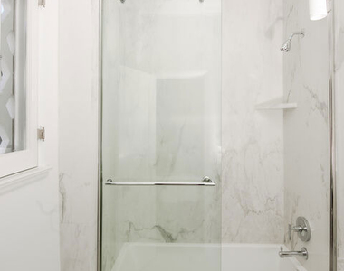 1302 N Sweetzer Avenue - Photo Thumbnail 9