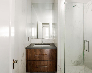1302 N Sweetzer Avenue - Photo Thumbnail 7