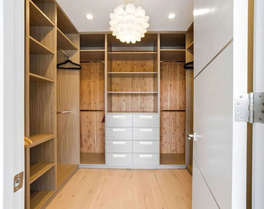 8401 Wyndham Road - Photo Thumbnail 9