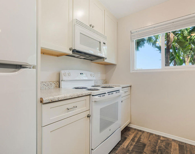 6475 Kanan Dume Road - Photo Thumbnail 4