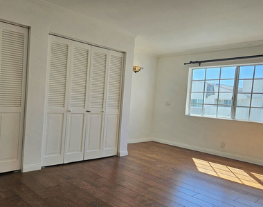 618 N Howard Street - Photo Thumbnail 7