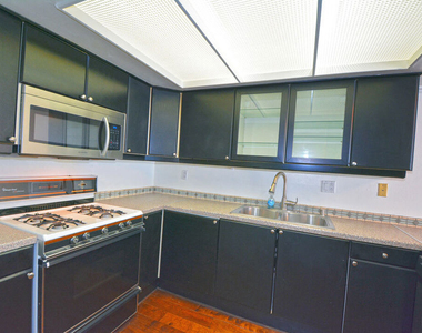 618 N Howard Street - Photo Thumbnail 11