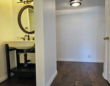 618 N Howard Street - Photo Thumbnail 10