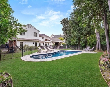 15434 Sutton Street - Photo Thumbnail 44