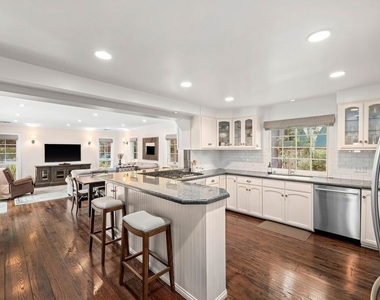 15434 Sutton Street - Photo Thumbnail 15