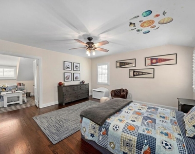 15434 Sutton Street - Photo Thumbnail 33