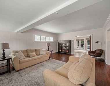 15434 Sutton Street - Photo Thumbnail 9