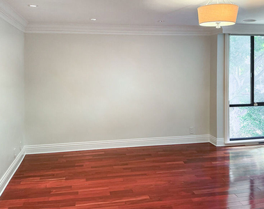9323 Burton Way - Photo Thumbnail 9