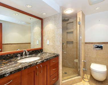 9323 Burton Way - Photo Thumbnail 13