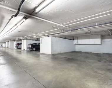 9323 Burton Way - Photo Thumbnail 16