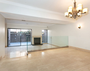9323 Burton Way - Photo Thumbnail 3