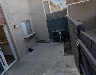 2260 N Indian Canyon Drive - Photo Thumbnail 28