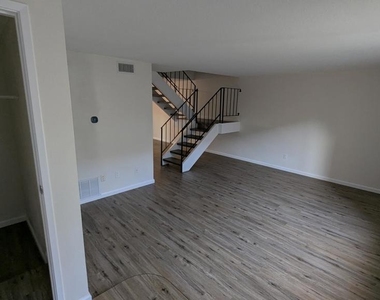 2260 N Indian Canyon Drive - Photo Thumbnail 3