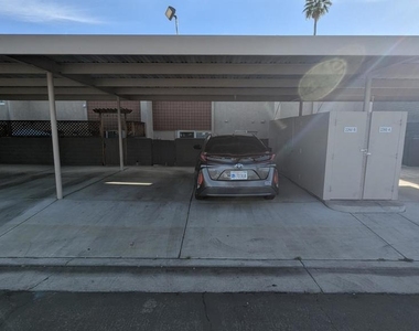 2260 N Indian Canyon Drive - Photo Thumbnail 25