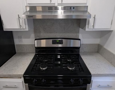 2260 N Indian Canyon Drive - Photo Thumbnail 5