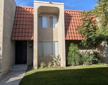 2260 N Indian Canyon Drive - Photo Thumbnail 31