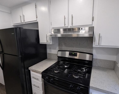 2260 N Indian Canyon Drive - Photo Thumbnail 6