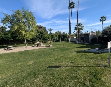 2260 N Indian Canyon Drive - Photo Thumbnail 30