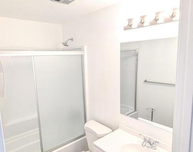 2260 N Indian Canyon Drive - Photo Thumbnail 16