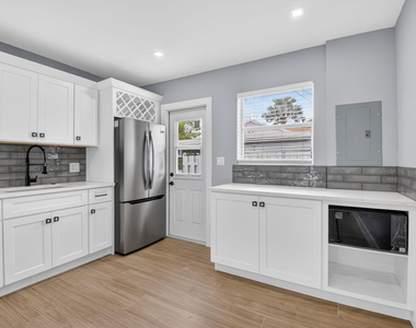 341 Se 3rd Avenue - Photo Thumbnail 8