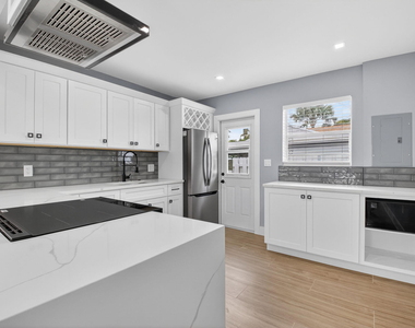 341 Se 3rd Avenue - Photo Thumbnail 9