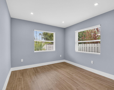 341 Se 3rd Avenue - Photo Thumbnail 12