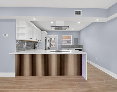 341 Se 3rd Avenue - Photo Thumbnail 5