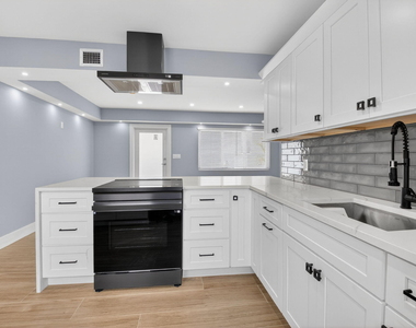 341 Se 3rd Avenue - Photo Thumbnail 6
