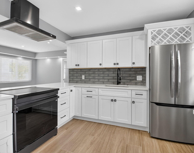 341 Se 3rd Avenue - Photo Thumbnail 7