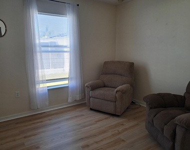 426 Easy Street - Photo Thumbnail 10