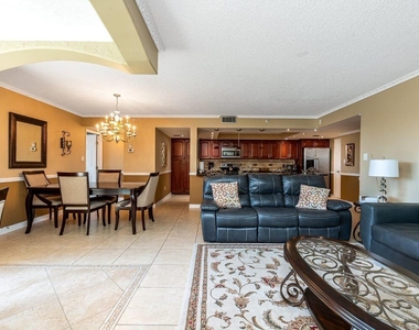1915 Lavers Circle - Photo Thumbnail 5