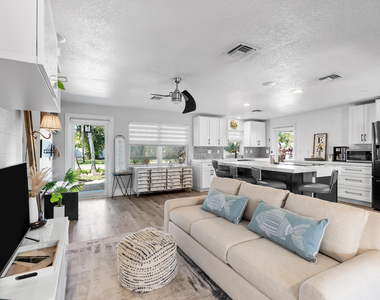 1605 Treemont Avenue - Photo Thumbnail 20