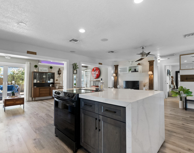 1605 Treemont Avenue - Photo Thumbnail 15