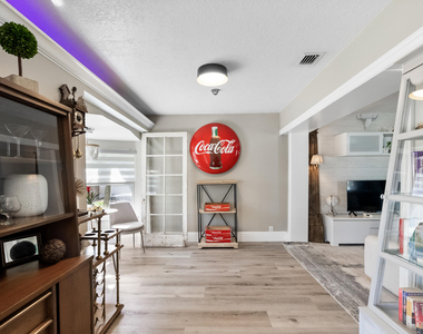 1605 Treemont Avenue - Photo Thumbnail 23